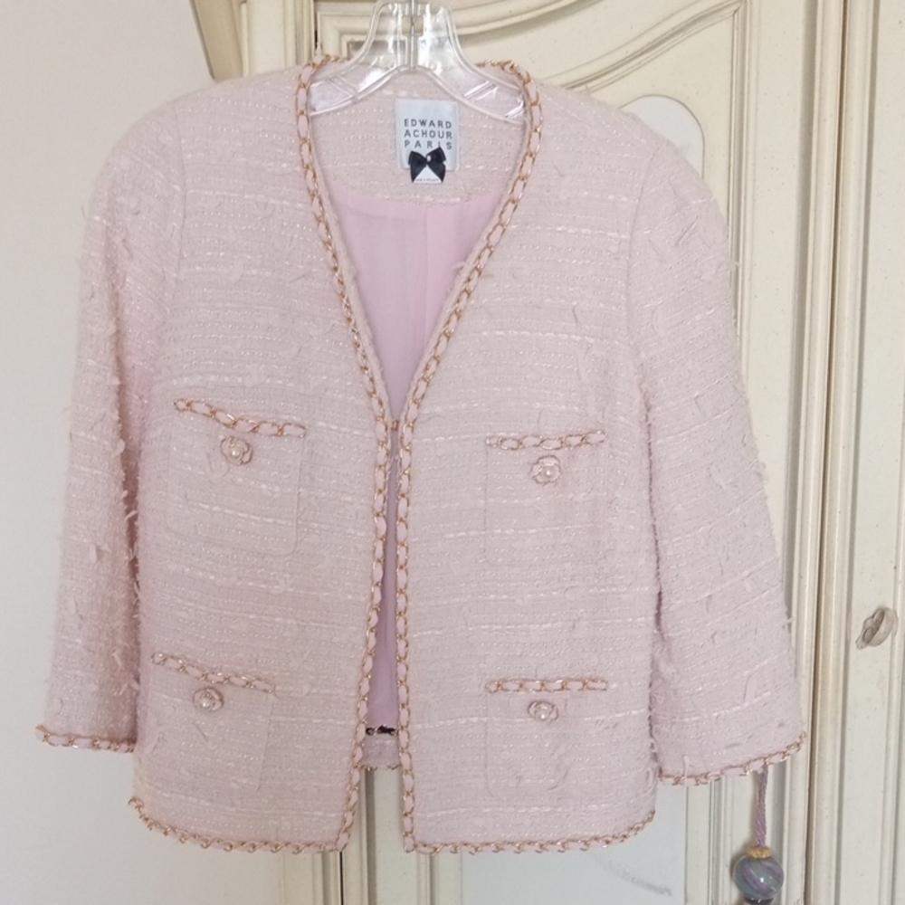 Edward Achour Paris luxurious Chic Pink Tweed Blazer w Braided Chain & Gold Trim